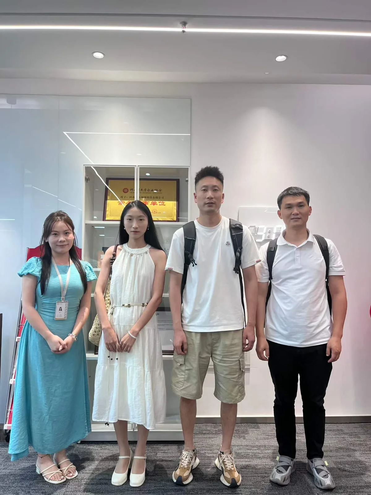 客户到访拾山科技，围绕企业出海服务和业务发展方向进行深度交流